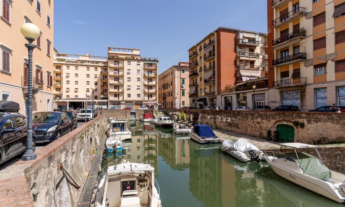 Venezia Nuova Apartment | Livorno- Quartiere Venezia Lovely Apartment!