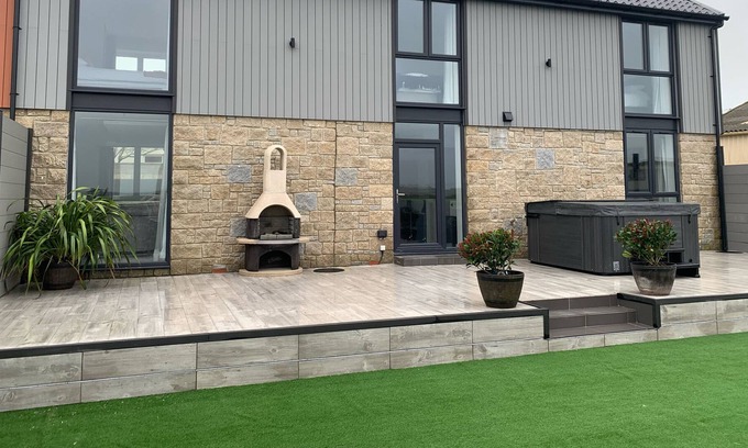 Mullion Cottage | LLAWNROC, pet friendly, with pool in Mullion