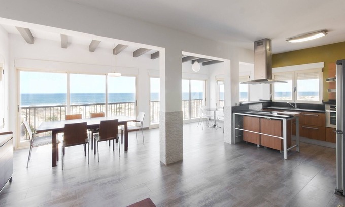 Molinell House | LLEBEIG 2 - Apartment facing the sea and with a shared pool. Free WIFI