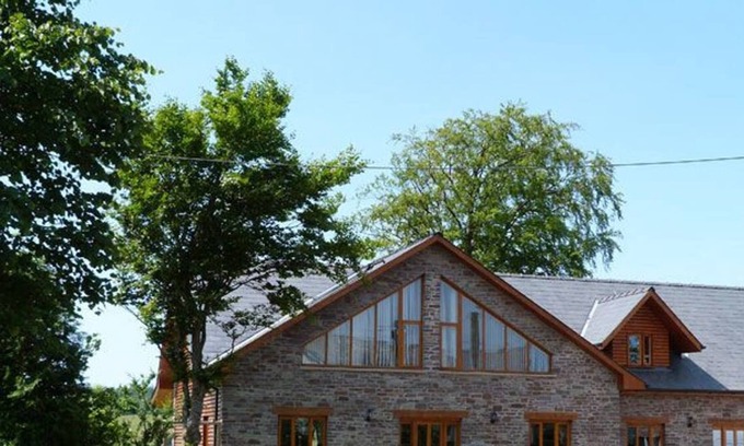 Brecon Ski Chalet | Llety Llyn y Fan in the beautiful Brecon