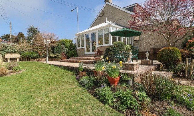 Talybont Cottage | LLWYN DERW, family friendly, country holiday cottage in Barmouth