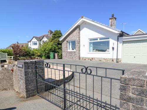 Tyn-y-Gongl House | Llwyn Eithin
