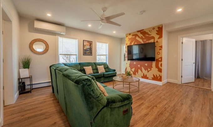 Highland Falls Apartment | Local Artist Inspired | Walk to WestPoint + King Bed