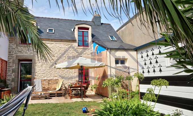 Guilvinec House | LocaLise - M11B - A la pointe - Maison de vacances avec jardin entièrement clos - A 50m de la plage - 700m du centre - tout à pied - wifi inclus - draps inclus - Animaux bienvenus
