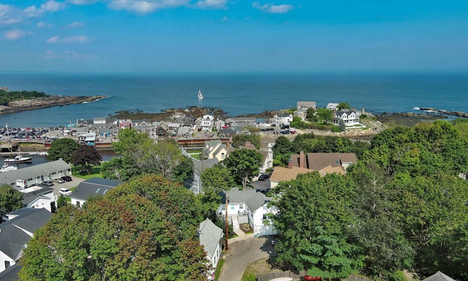 Ogunquit Condo | Located Steps From Perkins Cove, Enjoy Shopping, Dining, & Beach-Full A/C!