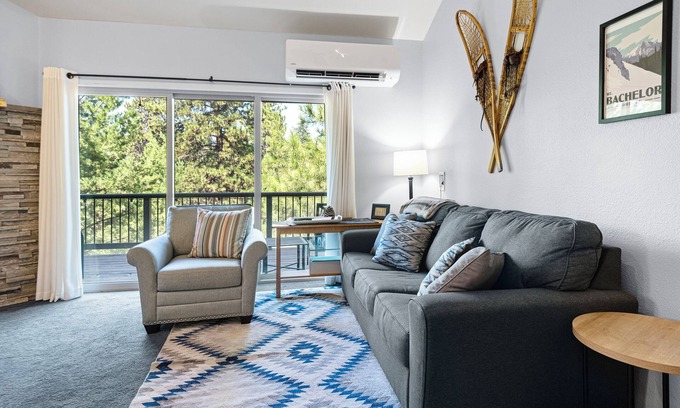 Century West Condo | Location and Privacy in This Updated Condo with Mt. Bachelor Village Amenities