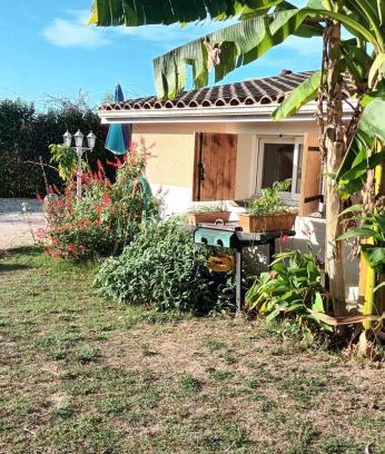 Saint-Avit-Saint-Nazaire Apartment | Location RDC logement T2 meublé