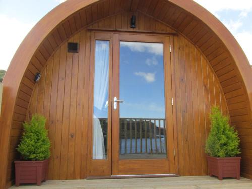 Lewis and Harris Apartment | Loch Cromore Holiday Pods