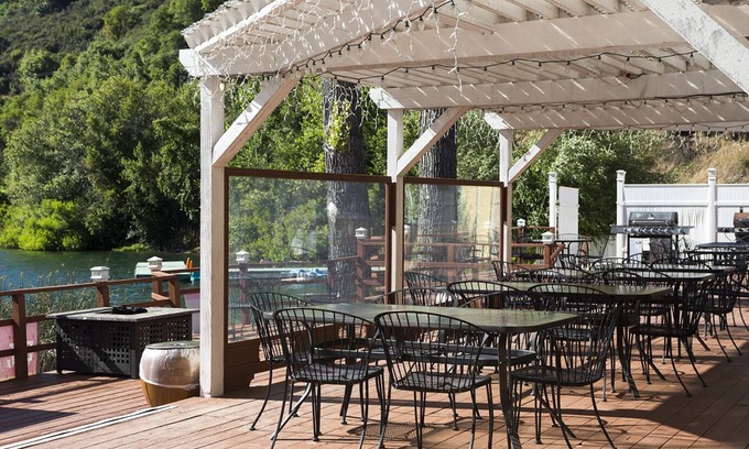 Upper Lake Apartment | Lodge Executive Suite - The Lodge At Blue Lakes
