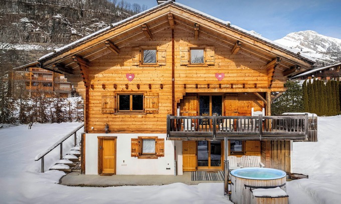 Le Grand-Bornand Ski Chalet | Lodge Le Chevreuil - cosy ski chalet 10p with sauna & pool - OVO Network