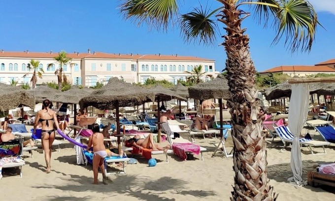 Calambrone Apartment | LODGE4 | Beach front with pool in historic building | Romantic + family friendly