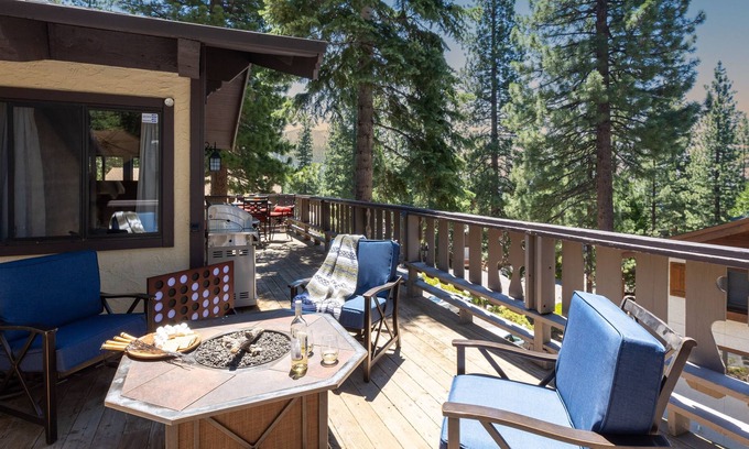 Incline Village Cabin | Lodgepole by AvantStay | Spacious Retreat, 5 mins from Lake Tahoe!