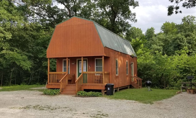 Moscow Cabin | Loft Cabin #3 near beautiful Cedar River.