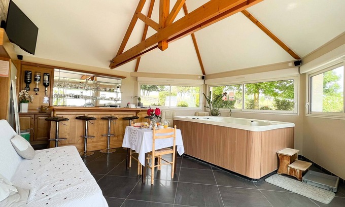 Ferrieres-la-Verrerie Apartment | Loft Jacuzzi & Sauna