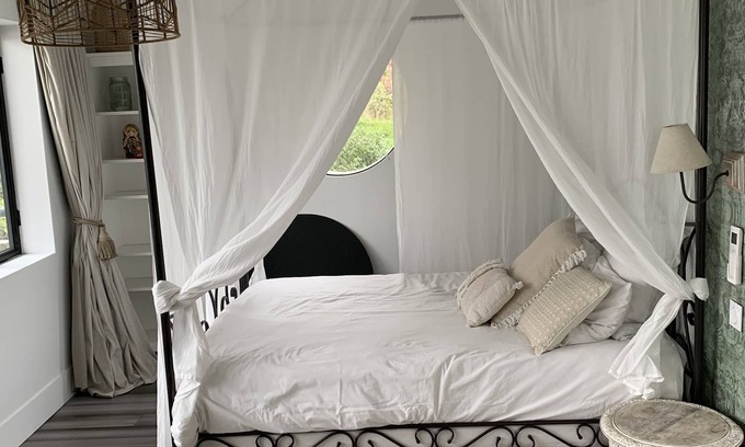 Auteuil Boat Rental | Loft on Paris Seine River with free parking