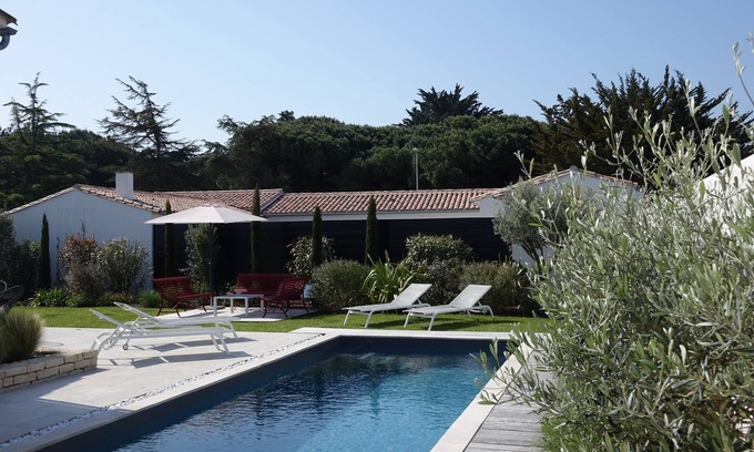 Le Bois-Plage-en-Re Villa | Loft-style villa with heated pool, fully renovated by architect