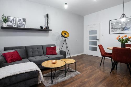 Grunwald Apartment | Loftowy apartament na Łazarzu