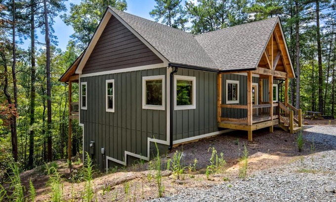 Ellijay House | Lofty Escape
