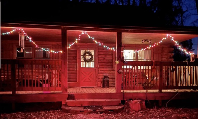 Golts Cabin | Log Cabin in the woods in nature in a secluded peaceful place.