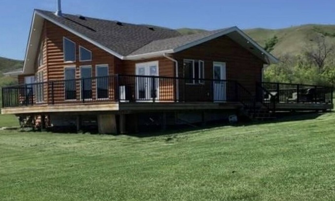 Grayson House | Log Home W/King Bed Lakeview at Round Lake Sk