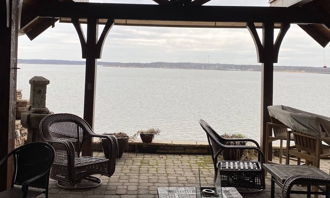 Vinita House | Log House - Beautiful View of Grand Lake of The Cherokees!