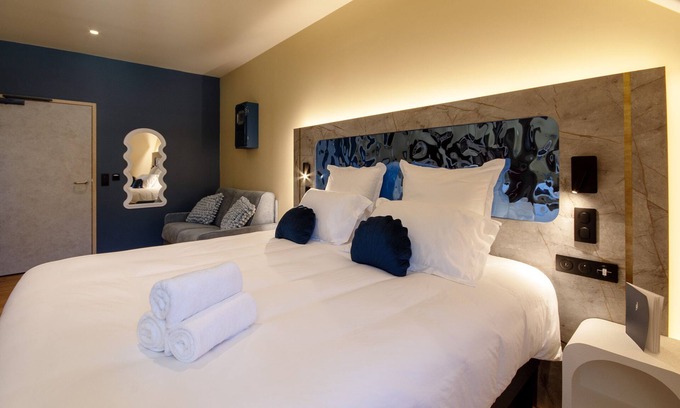 Rostrenen Hotel | Logis Hôtel Jeanne et Jules