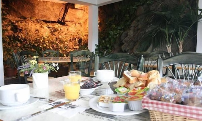 Chantonnay Hotel | Logis Hôtel le Moulin Neuf