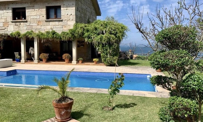 Baiona Cabin | Lomba House. House with pool and sea views in Baiona.