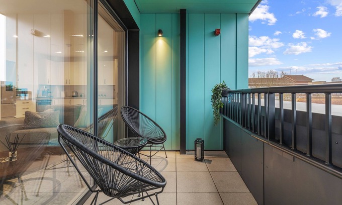 Bow Apartment | London - 1 Bed Apartment - Sleeps 2 - Long Stays