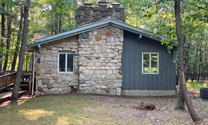 Pigeon Cabin | Lone Eagle LodgenCozy 3-bedroom cabin, located on Sand Point near Caseville, MI