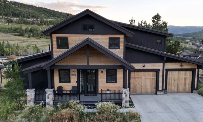 Granby House | Lone Eagle Luxury Mountain Getaway with Hot Tub + Gym/Peloton