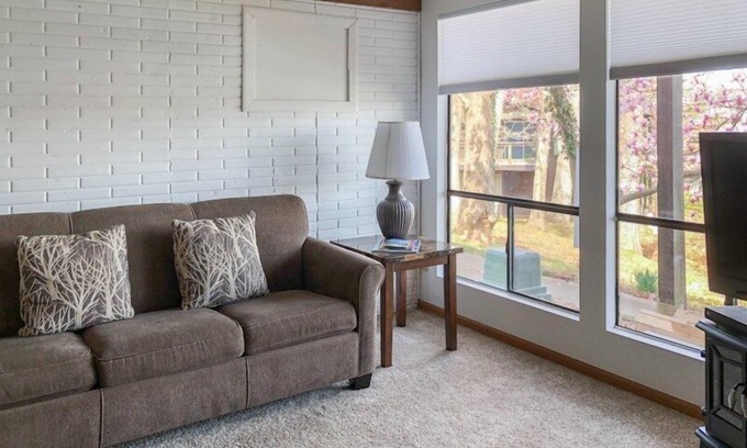 Sunrise Beach Condo | Lone Oak Point 03 - A Vintage Lake Vacation!