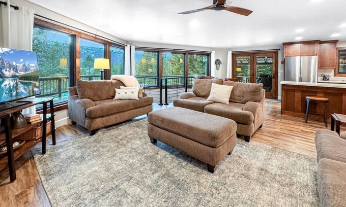 Cascade Apartment | Lone Pine Lookout .
