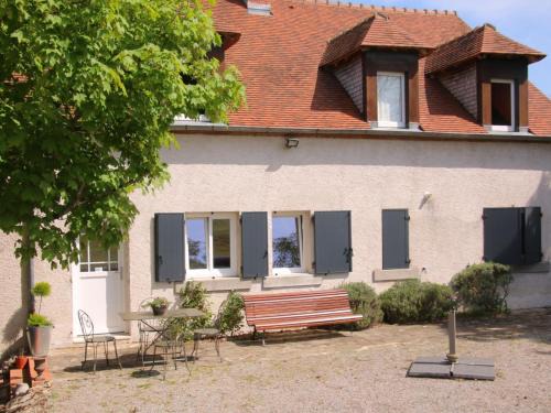 Besson House | Longère Bourbonnaise Cosy avec Jardin et Terrasse - FR-1-489-355