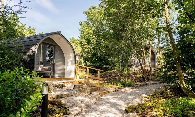 Skipton Cabin | Long Ashes - Tether - a long ashes park that sleeps 2 guests in 1 bedroom