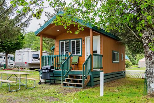 Seaview Resort | Long Beach Camping Resort Studio Cabin 3