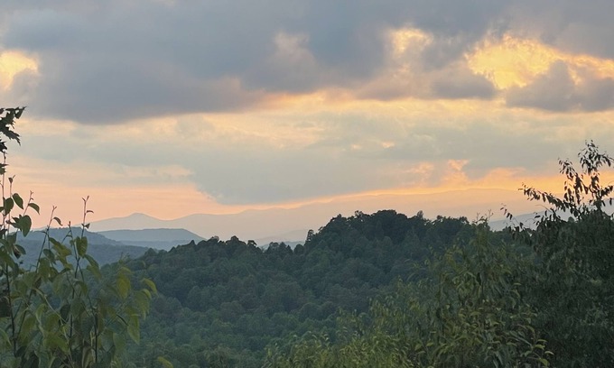 Hendersonville House | Long Range Mountain Views, Luxury Golf Club-Welcome to Champion Hills