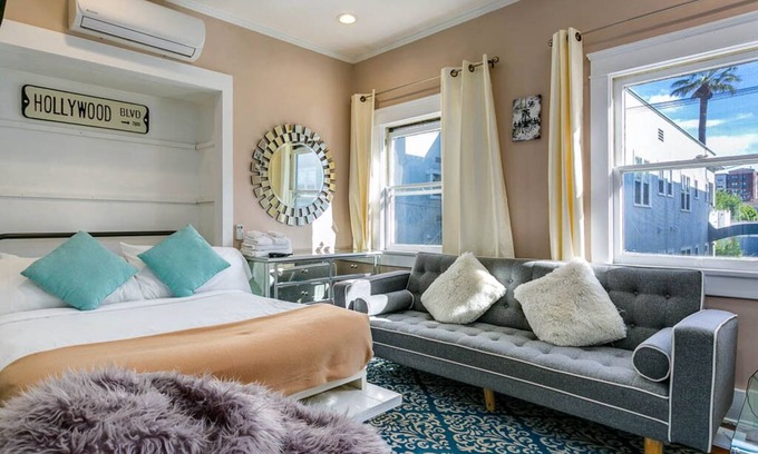 Glendale Apartment | LONG TERM - EXTENDED STAY - ONE Block to City Center. LUX Retro. Free Parking