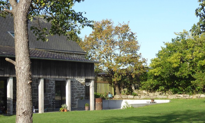 Tregunc House | Longère in "stones at 1,5 km from the beach with a garden of 3000 m2