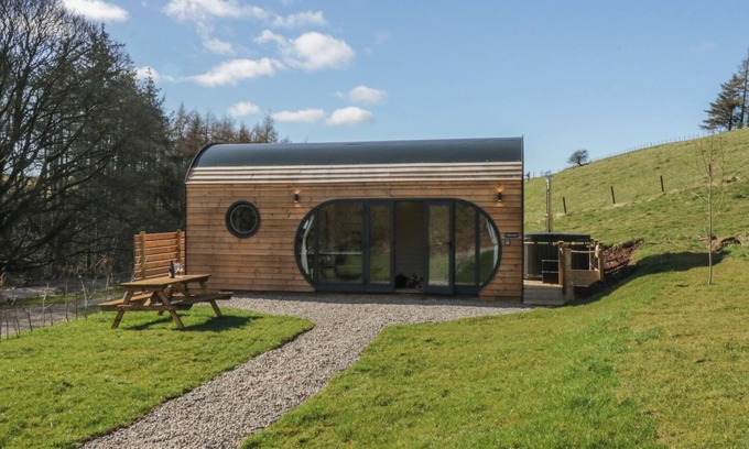Uldale Cottage | LONGLANDS LODGE, pet friendly, character holiday cottage in Caldbeck