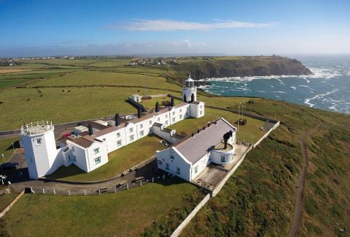 The Lizard House | Longships