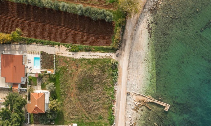 Krizine House | Look forward to your vacation in the house by the sea.