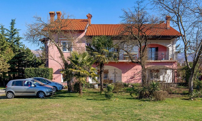 Drazice Apartment | Look forward to your vacation in this comfortable apartment in a quiet location.