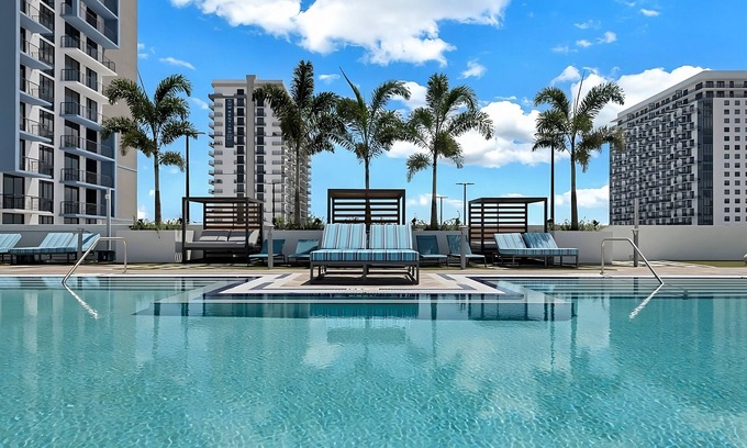 Doral Hotel | Look No Further! Outdoor Pool, Onsite Parking, Minutes to CityPlace Doral
