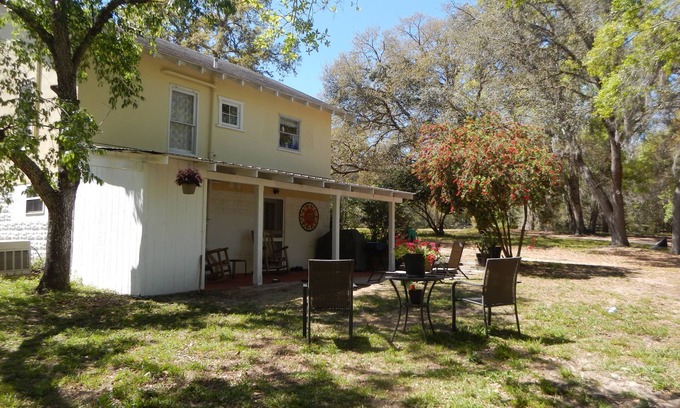 Eustis Apartment | Looking for peace and quiet?