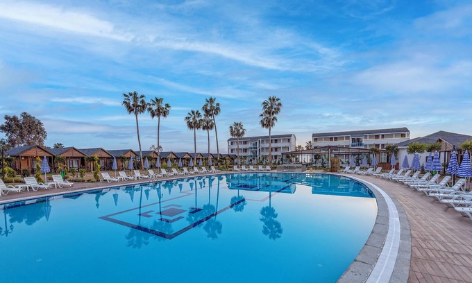 Seki Hotel | Lord Marina Hotel & Bungalows