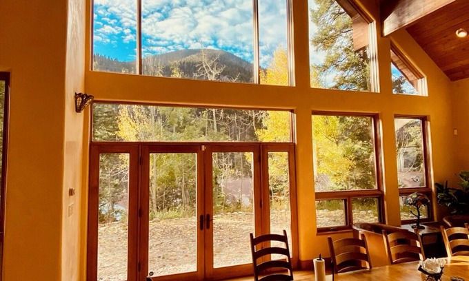 Taos Ski Valley House | Lorelei's Black Diamond Lodge