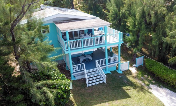 Springfield Apartment | LORRAINE UNIT B -Beautiful 2 Bedroom 2 Bathroom Beach Apartment in Cattlewash