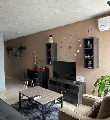 Tesistan House | Los Laureles