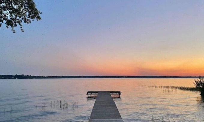 Centre House | "Lost Crab", beautiful 3BR, big yard, private dock